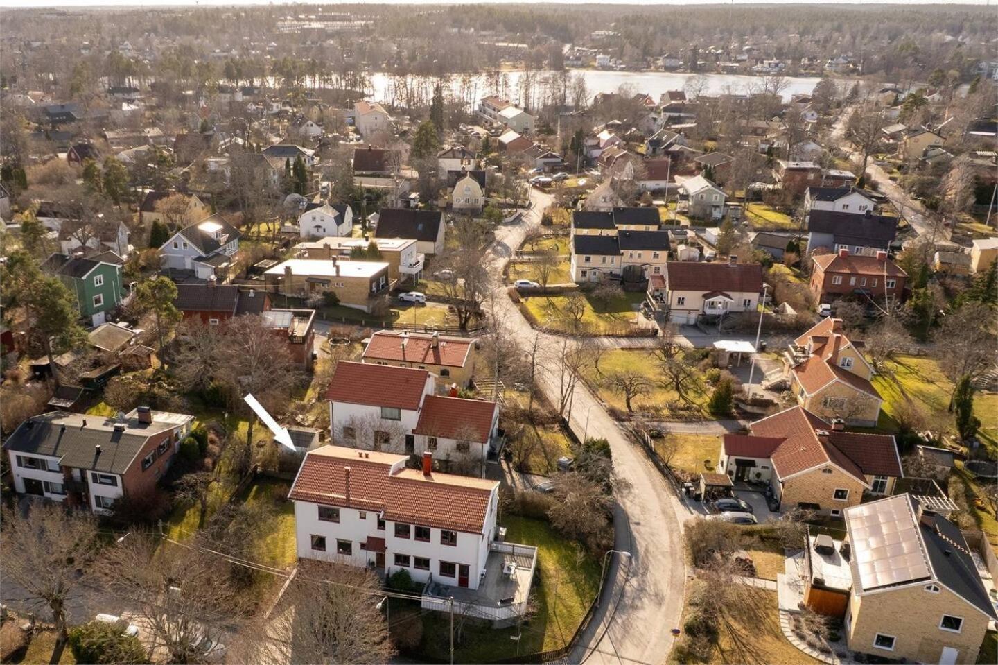 Villaer Rymlig Naera Och *